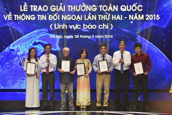 VOV wins 1st prize for radio at the 2nd National External Information Awards  - ảnh 1
